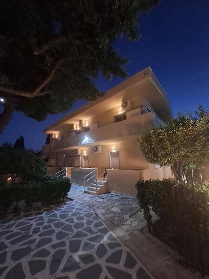 Location de vacances pour 2 personnes, avec jardin et vue, animaux acceptés dans Selianitika