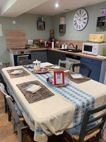 Gîte pour 8 personnes, avec piscine et jardin ainsi que bassin pour enfant et jacuzzi à Montans - 4