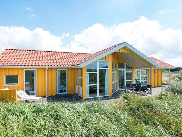 Ferienhaus für 10 Personen, mit Whirlpool und Terrasse sowie Pool und Sauna in Grønhøj Strand