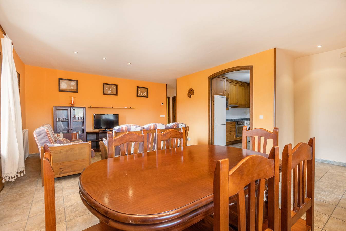 Apartamento entero, Apartamento 'Xisqueta' con vistas a la montaña, jardín privado y Wi-Fi in Valle de Lierp, Pirineos