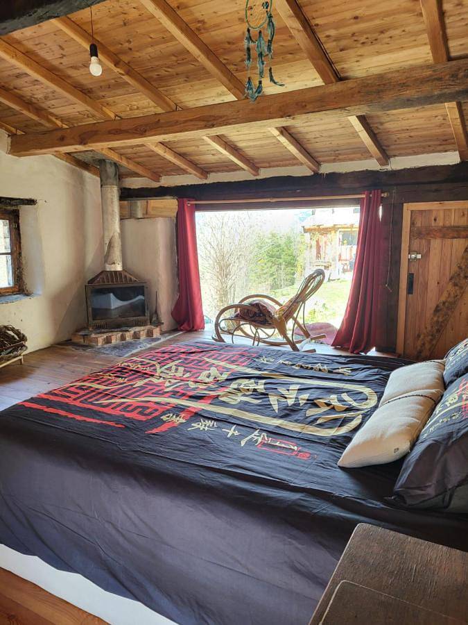 Location de vacances pour 2 personnes, avec jardin ainsi que vue et terrasse, animaux acceptés à La Brigue - 3