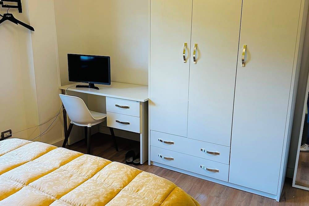 Entire apartment, Relaxation with Jacuzzi and pool between Pompeii Amalfi coast, Sorrento and Capri in Trecase, Vesuvio National Park