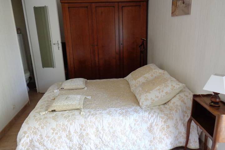 Appartement entier, Maison-studio avec chambre annexe, sur jardin   clos  arboré in Saint-Brevin-les-Pins, Côte de Jade