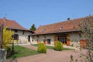 Gîte pour 8 personnes, avec jardin et terrasse à Sivignon