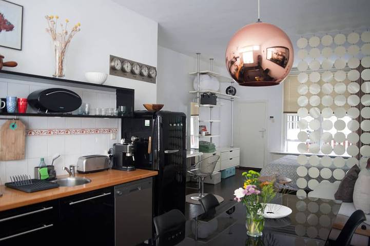 Ferienwohnung für 2 Personen, mit Terrasse und Garten in Anne Frank Haus