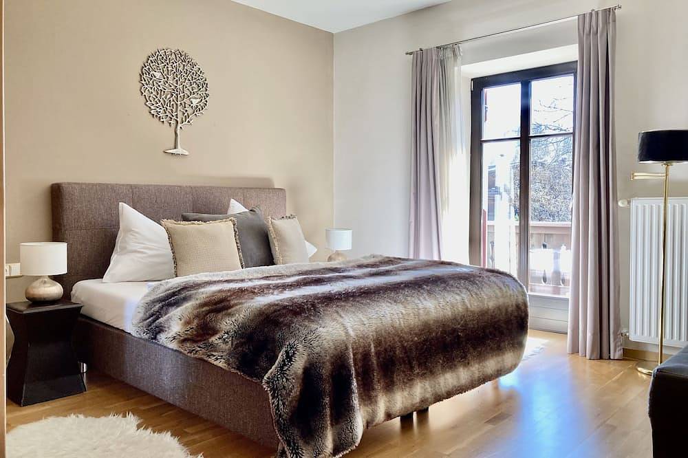 Belle Kitz urban villa for 11 with sauna & garden in Kitzbühel, Kitzbuehl alps