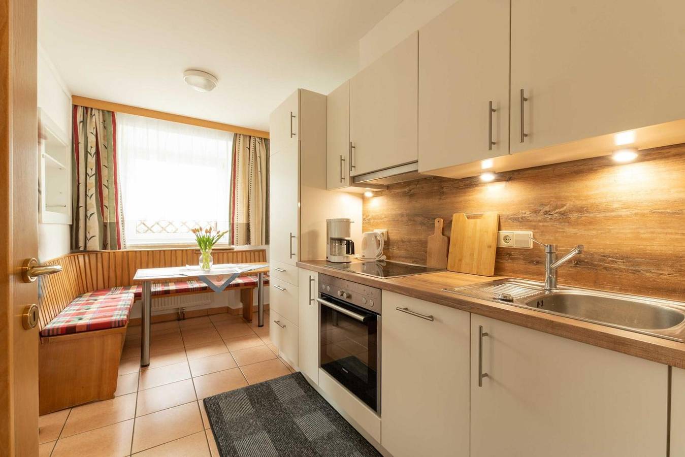 Ganze Wohnung, Apartment 'Isabelle Terra' mit Seeblick, Gemeinschaftsgarten und Wlan in Hermagor, Hermagor-Pressegger See