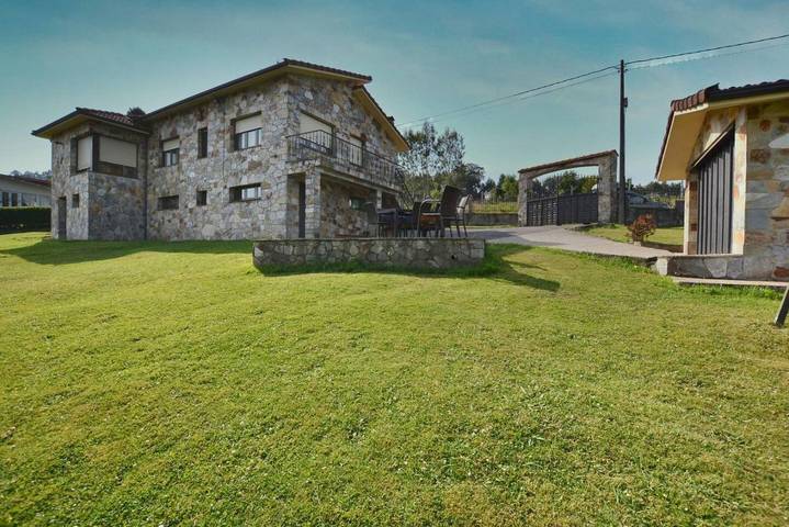 Gîte pour 8 personnes, avec jardin à Villaviciosa