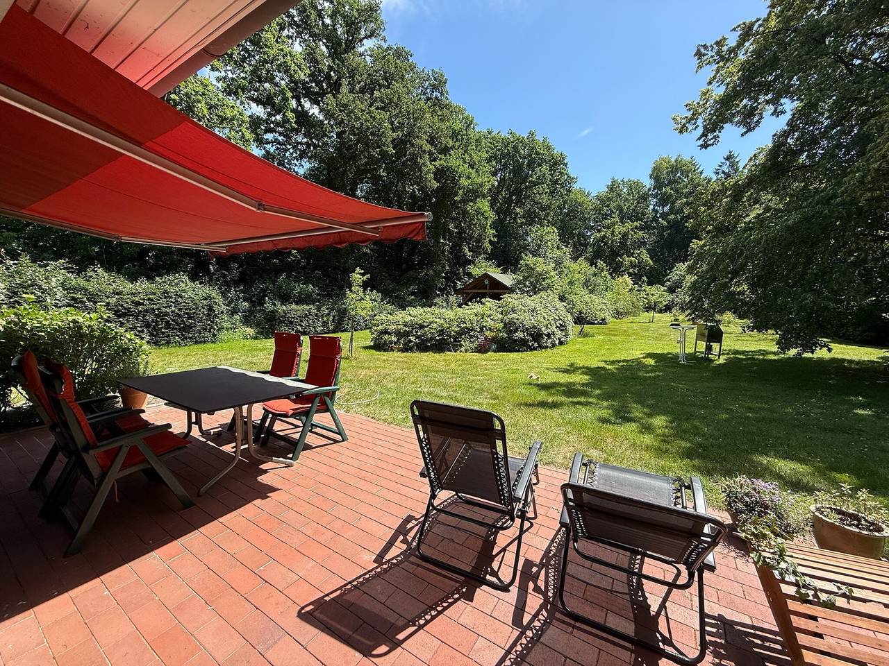 Ferienhaus 'Friesenwald' mit privater Terrasse, Gemeinschaftsgarten und Wlan in Zetel, Nordseeküste