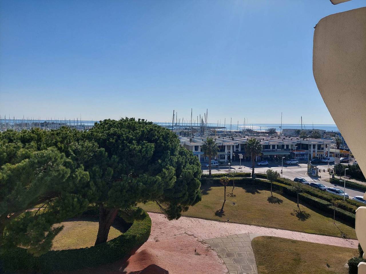 Entire apartment, 2-room apartment with balcony and parking, 250m from the beach in La Grande-Motte, Côte d'Améthyste