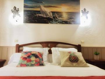 Chambre d’hôte pour 2 personnes, avec vue et jardin ainsi que terrasse et piscine à Saint-Leu