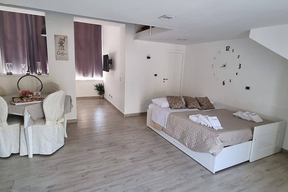 Apartamento entero, Apartment with free parking and sea view in Pozzuoli, Provincia de Nápoles
