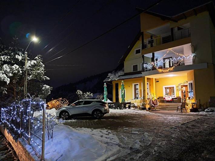 Gîte pour 2 personnes, avec vue et jardin dans Dorna-Arini - 2