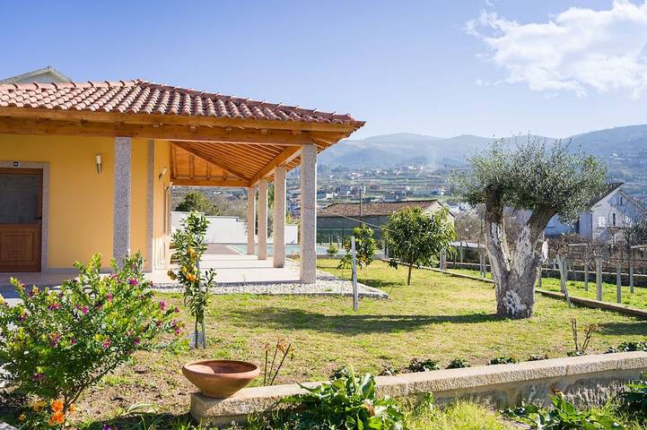 Gîte pour 10 personnes, avec jardin