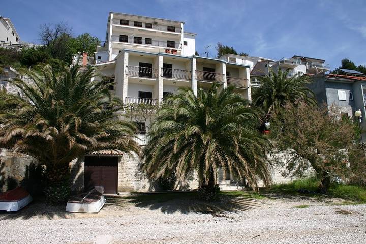Ganze Wohnung, Apartment direkt am Strand in Stanici in Stanici, Omis-Riviera