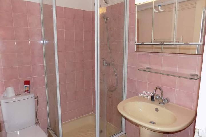 Gîte pour 2 personnes, avec jardin dans Plage du Chay - 4