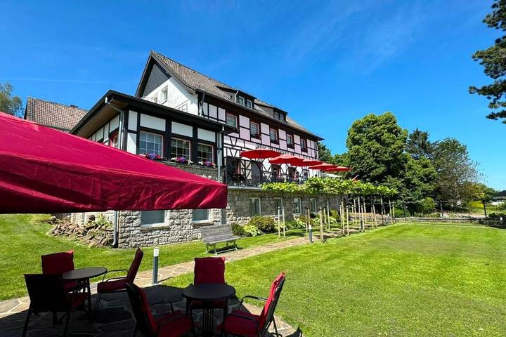 Hotel für 2 Personen, mit Garten und Sauna sowie Ausblick in Hellenthal - 2