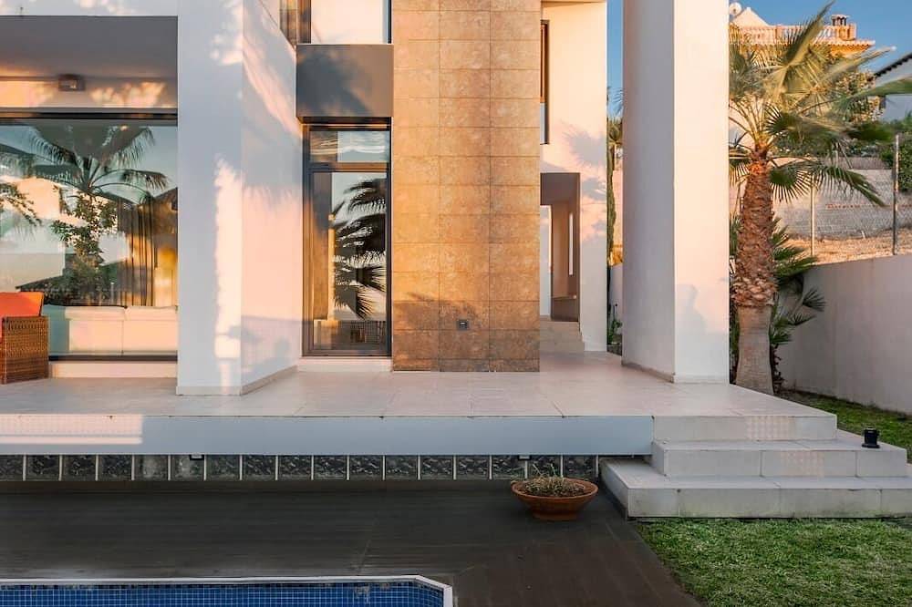 Villa in La Zubia, Granada Province
