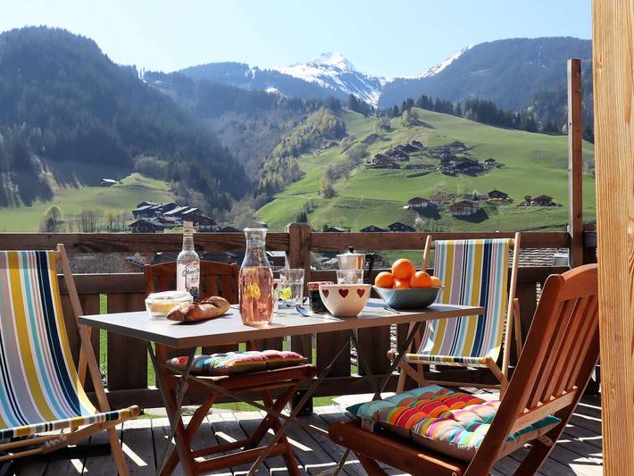 Chalet pour 8 personnes, avec balcon dans Arêches