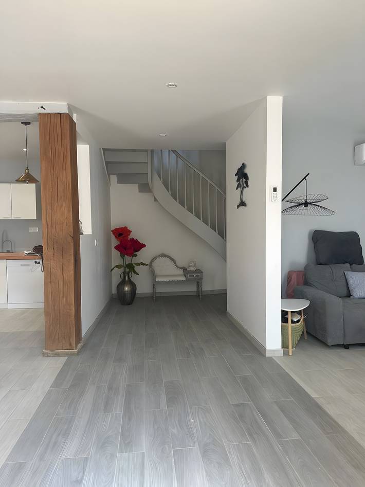 Holiday Home 'Gite de Gurson' with Private Garden and Air Conditioning in Carsac-de-Gurson, Périgord Pourpre