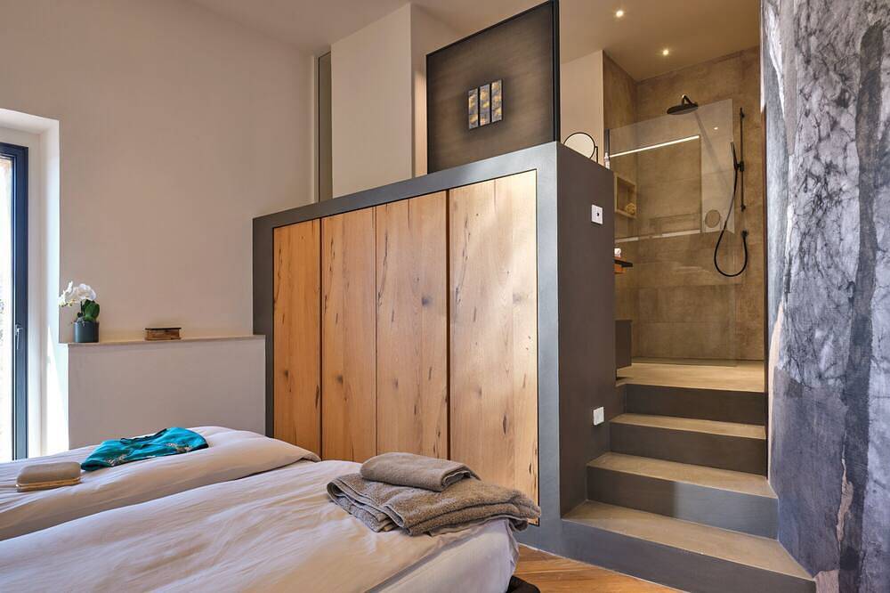 15th century barn fully renovated in a stylish style with gorgeous swimming pool in Monteriggioni, Chianti