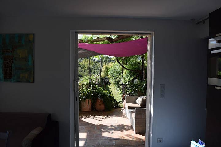 Gîte pour 2 personnes, avec terrasse et jardin dans les Alpes maritimes - 4