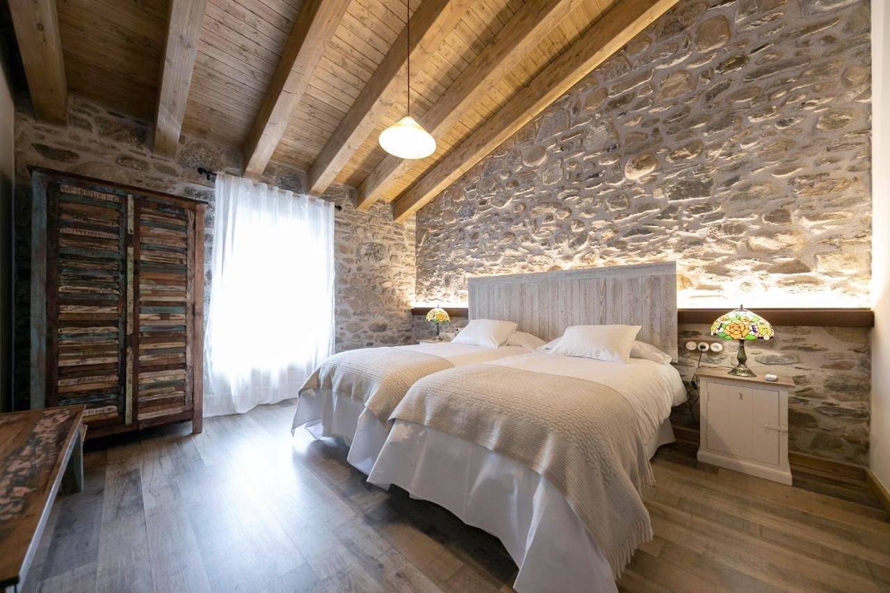 Double or Twin Room with Bathroom in Vilallonga de Ter, Pirineo Catalan