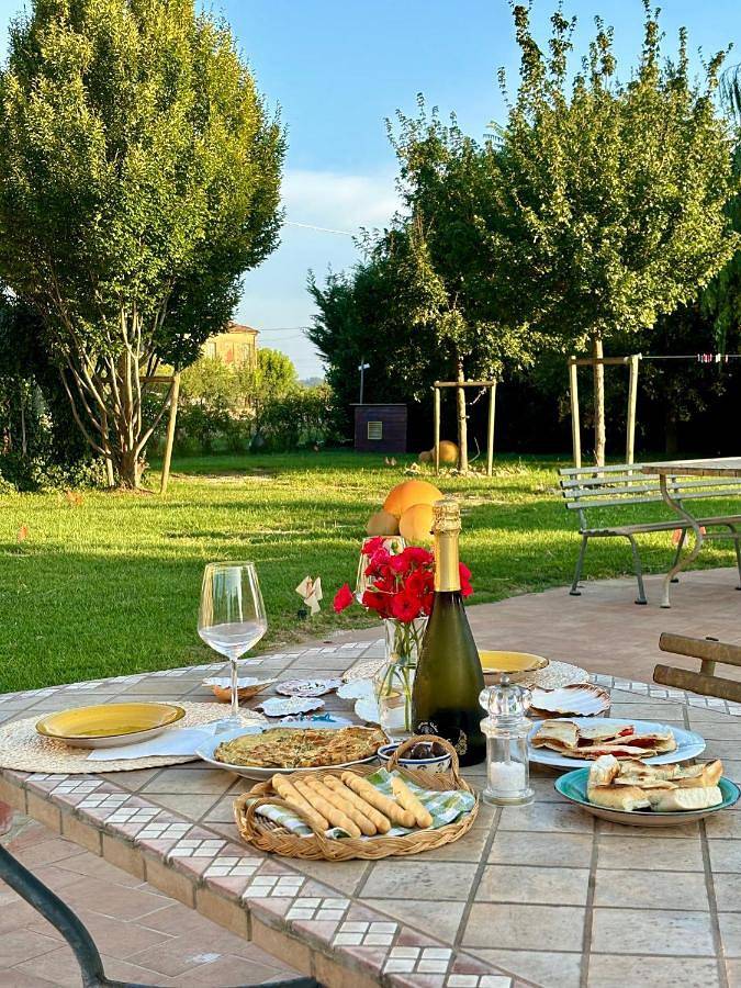 Deluxe Two-Bedroom Apartment with Garden View in Ravenne, Province de Ravenne