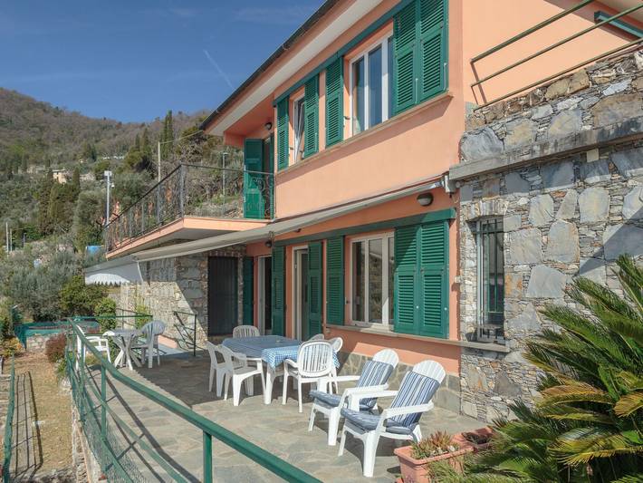 Ferienhaus für 20 Personen, mit Balkon und Terrasse sowie Garten und Pool in Recco