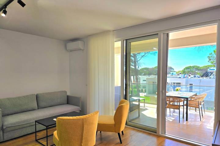 Ganze Wohnung, Aqua Bliss Apartment 296 in Ishëm, Albanien