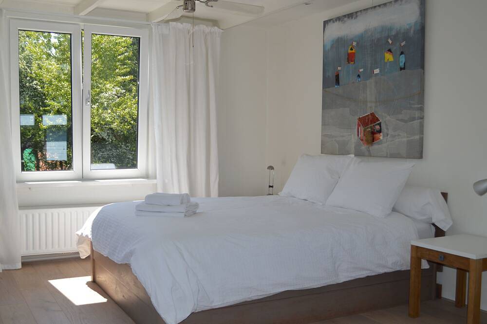 Houseboat Paradise in Amsterdam Oud-Zuid, Nordholland