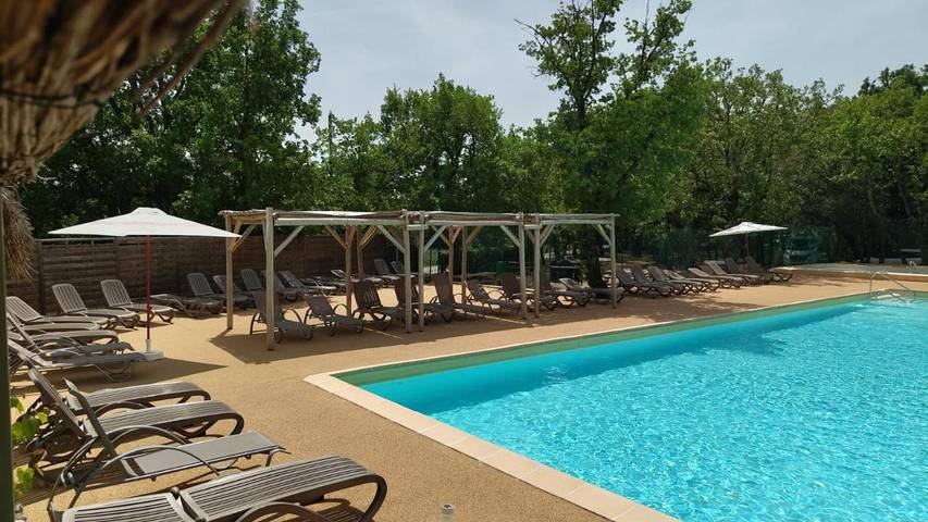 Camping para 5 personas, con terraza y piscina, Se admiten mascotas - 1