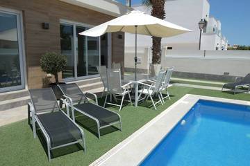 Casa rural para 6 personas, con balcón y jardín en San Pedro del Pinatar
