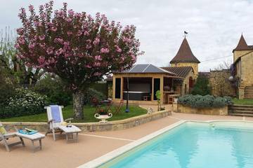 Location de vacances pour 10 personnes, avec jacuzzi et jardin à Daglan