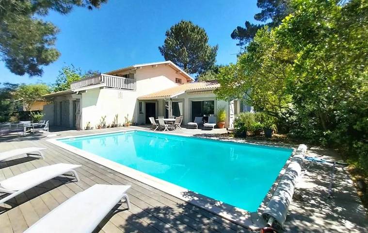 Maison de vacances pour 8 personnes, avec terrasse et piscine ainsi que jardin et vue sur la Dune du Pilat