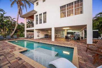 Vacation Home for 9 Guests in Fort Myers Beach, Estero Island, Picture 3