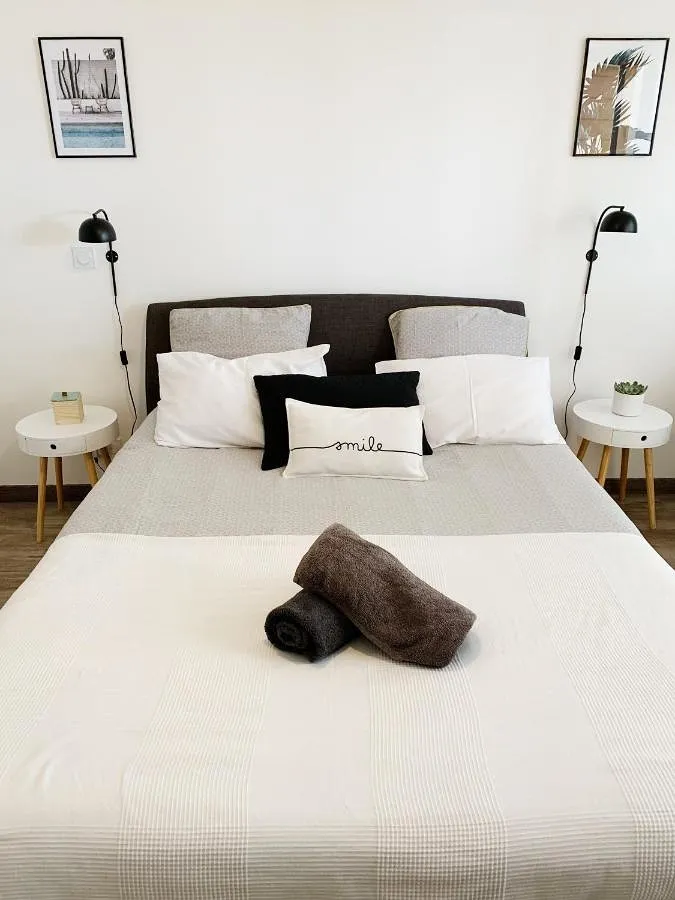 Apartamento de vacaciones para 3 personas, con jardín y piscina - 1