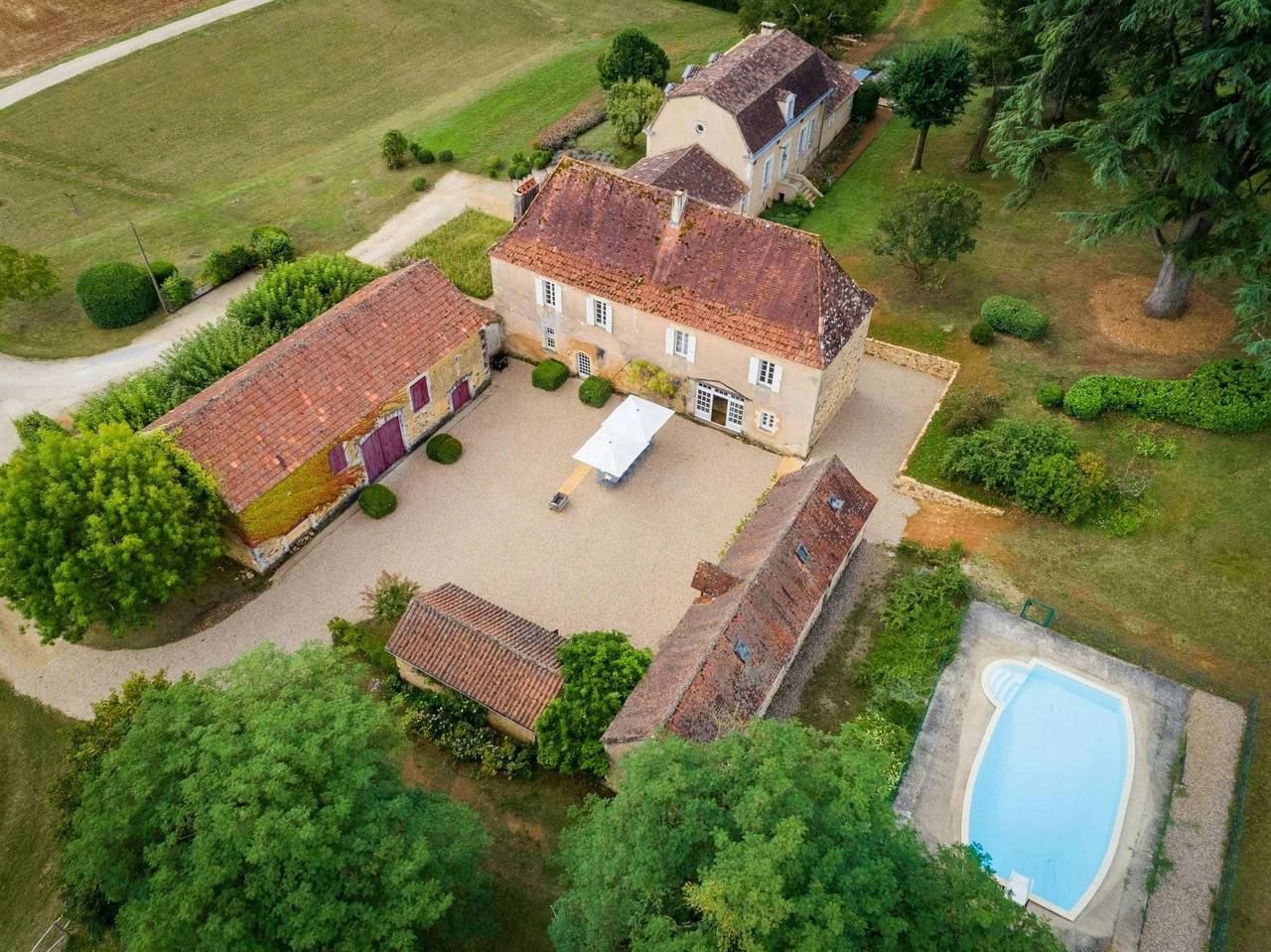 Domaine historique avec piscine en Dordogne in Cendrieux, Périgord Blanc