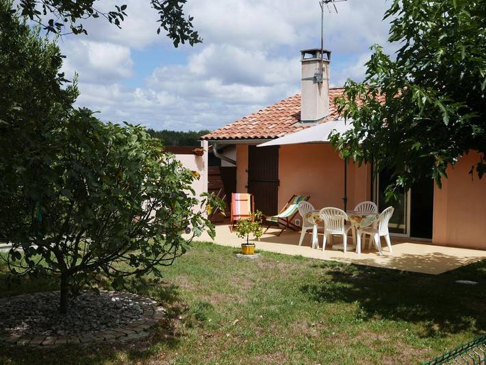 Gîte pour 4 personnes, avec Terrasse ainsi que Jardin et Vue