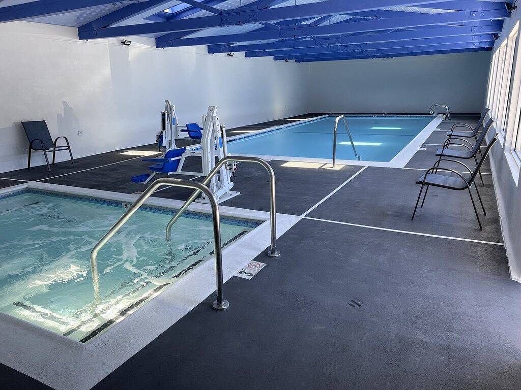 2 Room Suite - Indoor Pool and Spa - Walk to the Boardwalk in Santa Cruz, Santa Cruz County