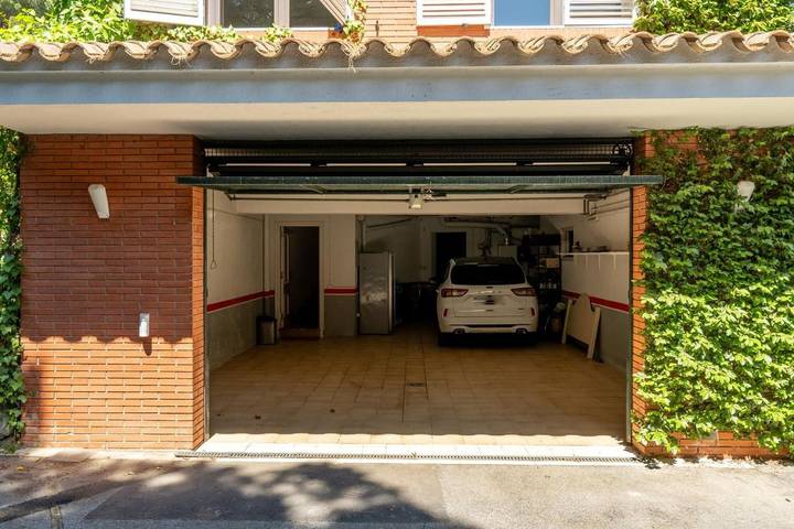 Location de vacances pour 8 personnes, avec piscine et vue ainsi que terrasse et jardin, animaux acceptés à Cabrils - 4