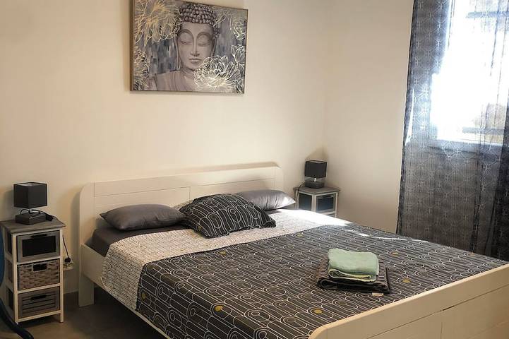 Location de vacances pour 7 personnes, avec jardin et terrasse à Laval-Pradel - 2