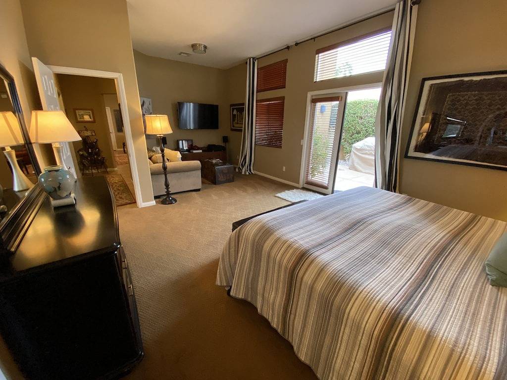 Southwestern Home On Quiet Street mit Blick auf die Berge und Courtyard Pool in La Quinta (CA), Coachella Valley