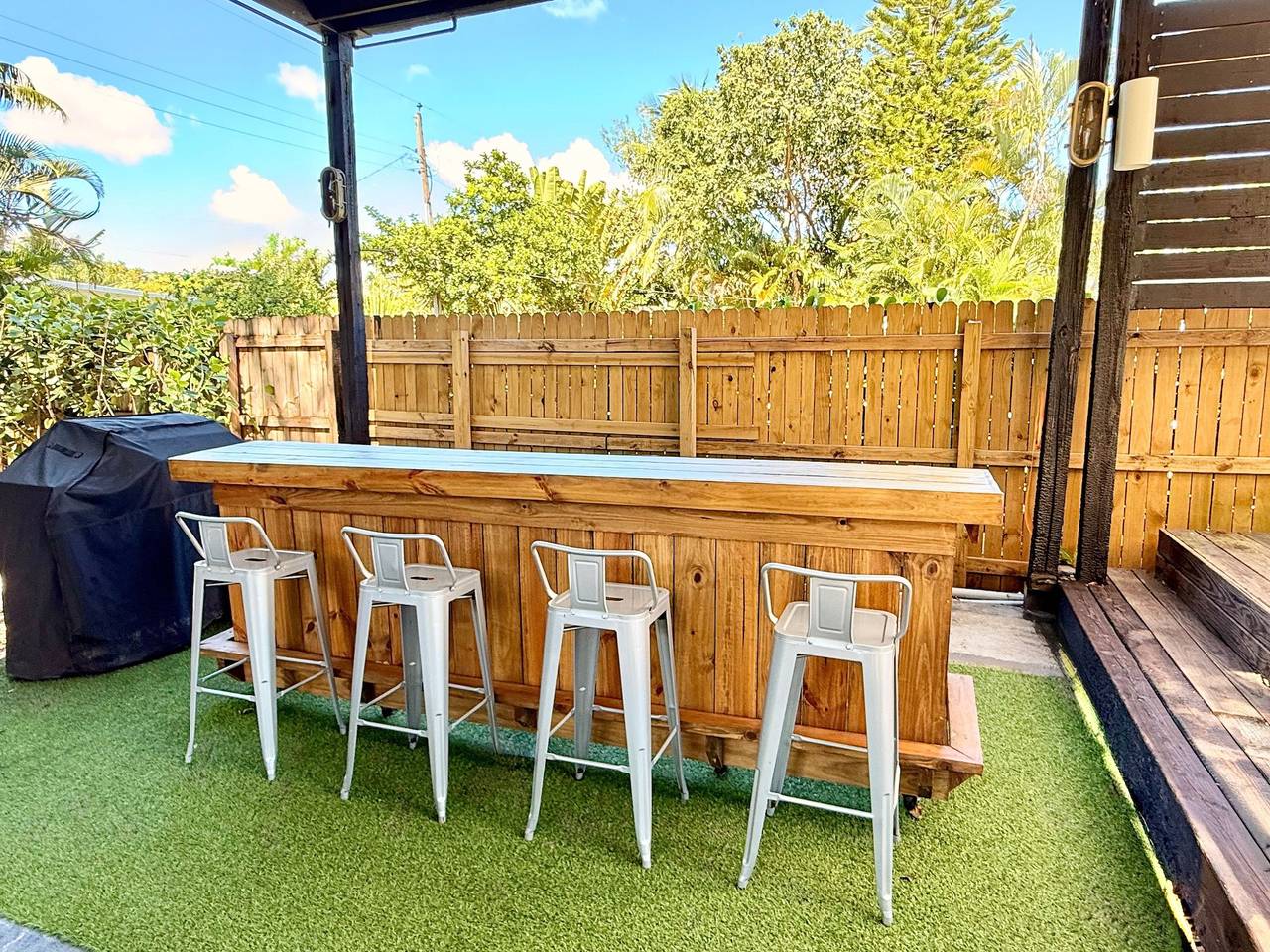 Oasis with Heated Pool w/office Near Wilton Manors in Fort Lauderdale, Broward County