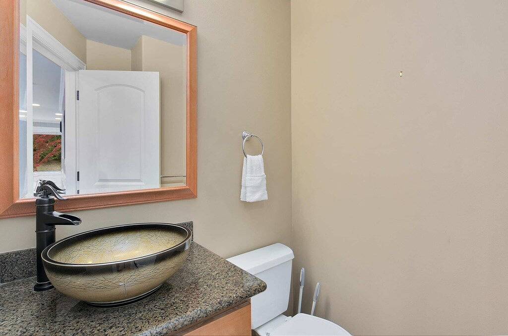 Vacation Home for 8 Guests in Seattle, Lake Washington