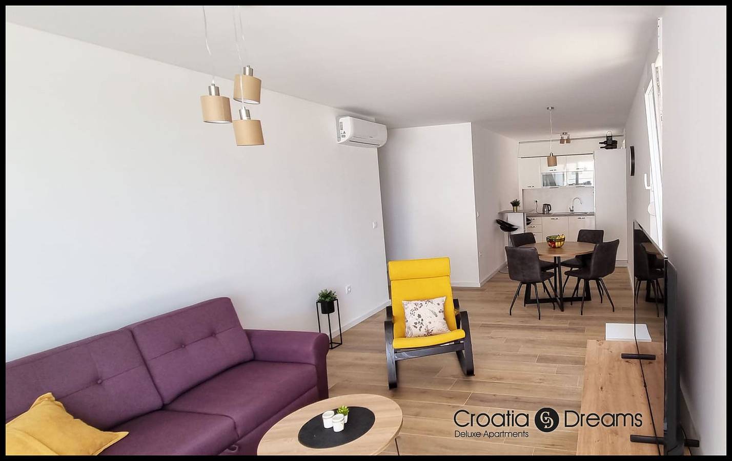 Cijeli apartman, Sunshine Deluxe 80m2 apartment with pool, 50 m2 garden lounge and outdoor space in Okrug Gornji, Ciovo