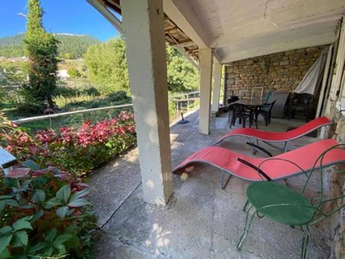 Location de vacances pour 4 personnes, avec terrasse et vue, animaux acceptés à Rivière-sur-Tarn