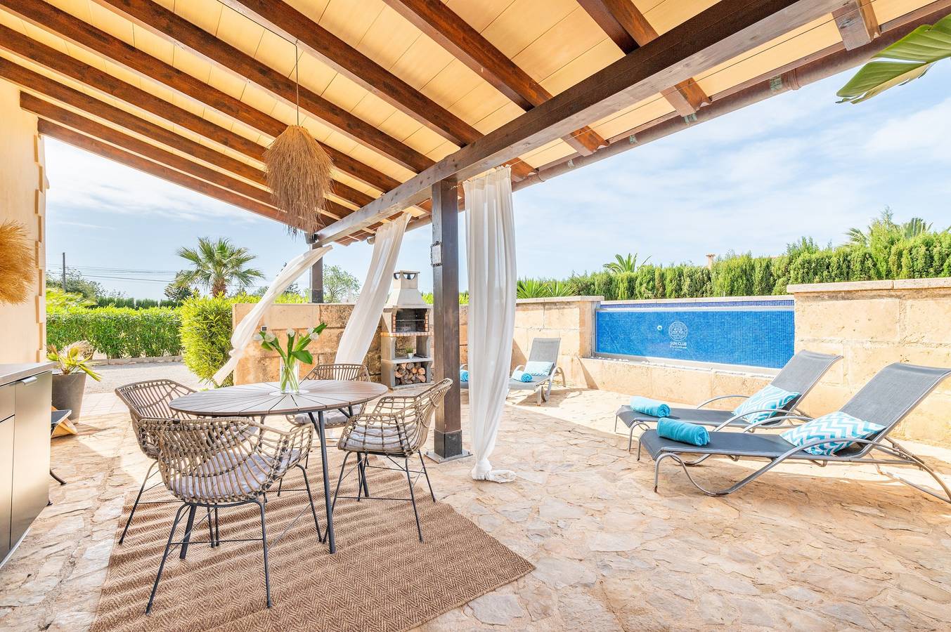 Casa di campagna 'Sun Club Home' con vista sulle montagne, Wi-Fi e aria condizionata in Llucmajor, Sud di Maiorca