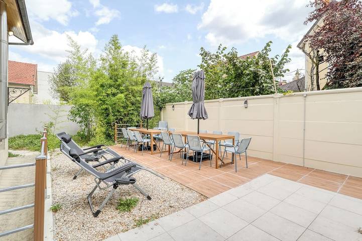 Maison de vacances pour 20 personnes, avec balcon et jardin à Aulnay-sous-Bois