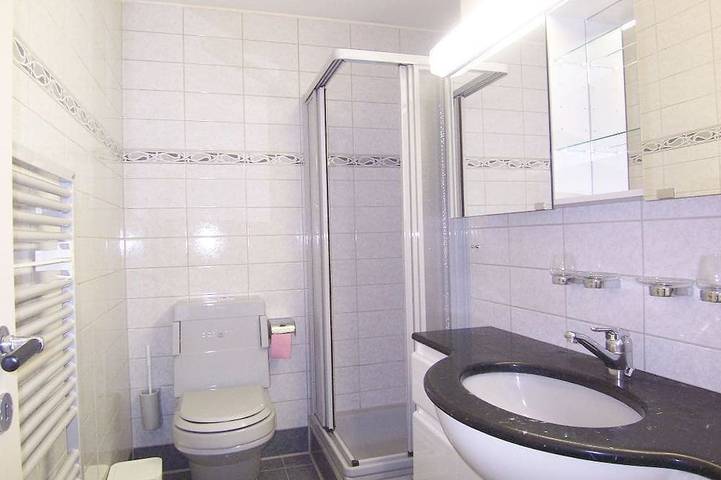 Geheel appartement, Enorm **** appartement met 2 badkamers gelegen in het centrum van Interlaken in Interlaken, Meer van Thun